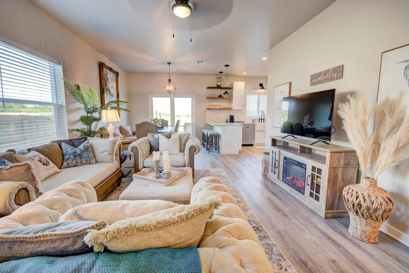 The Lodge At Little Ranches Central Sleeps 26 Wimberley Exteriér fotografie