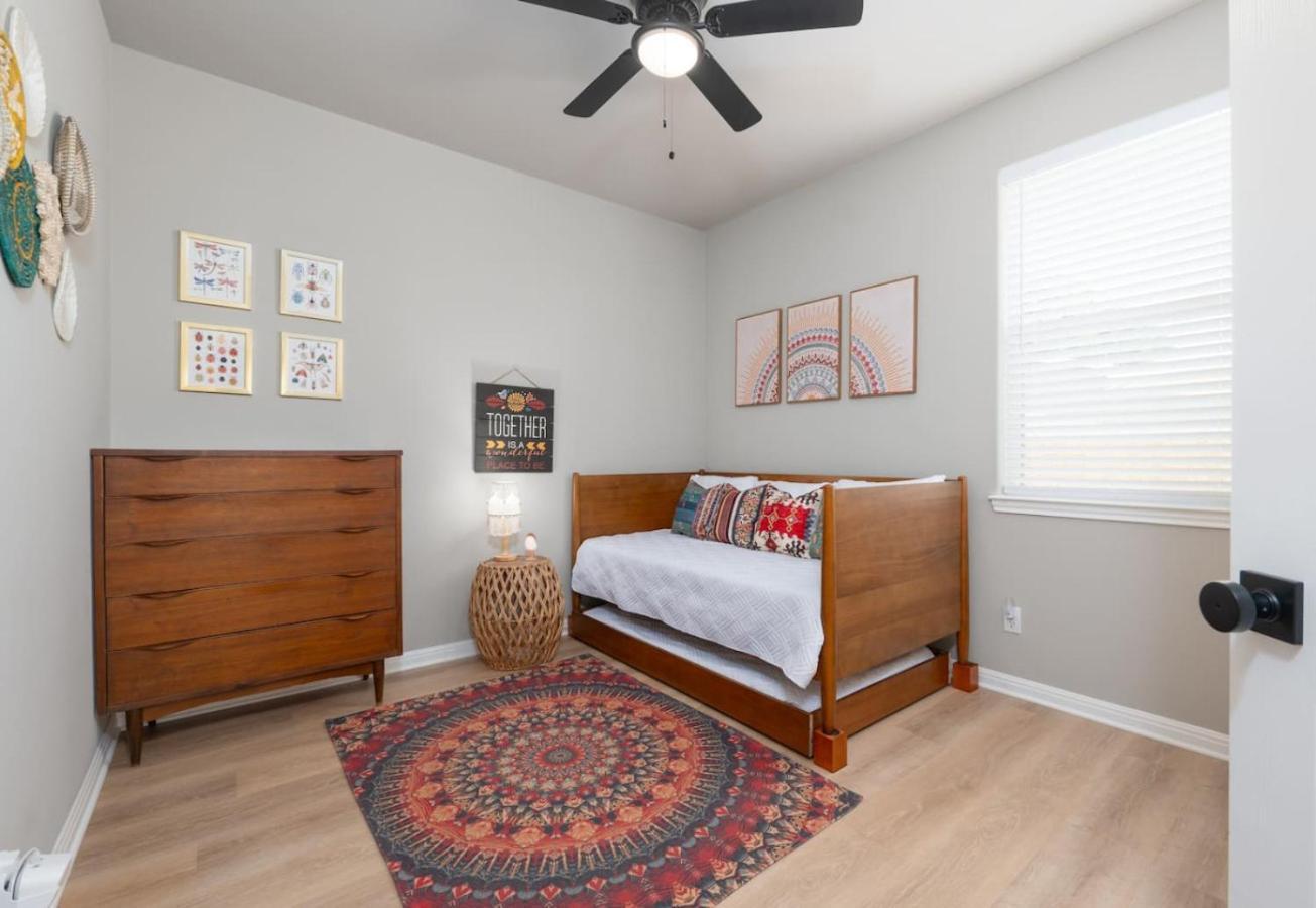 The Lodge At Little Ranches Central Sleeps 26 Wimberley Exteriér fotografie