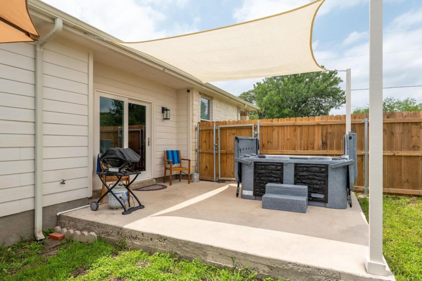 The Lodge At Little Ranches Central Sleeps 26 Wimberley Exteriér fotografie